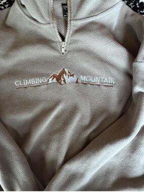 Climbing Mountain Embroidered Quarter-Zip Fleece — Taupe